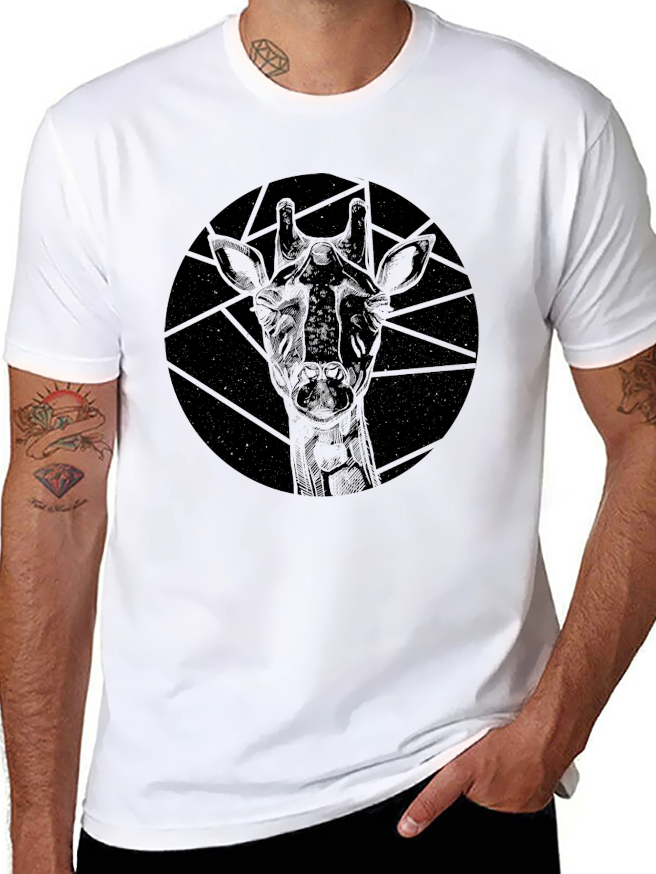Geometric Giraffe Black T-Shirt - Modern Design