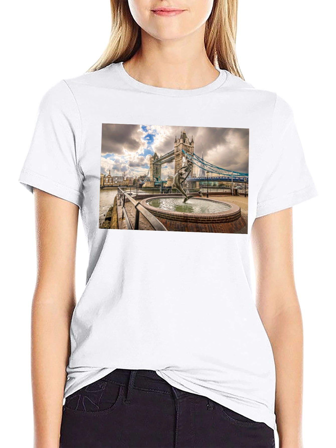 London Bridge T-Shirt - Iconic Landmark Tee